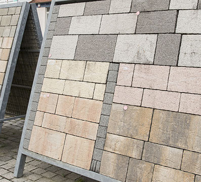 Pflaster und Terrasse